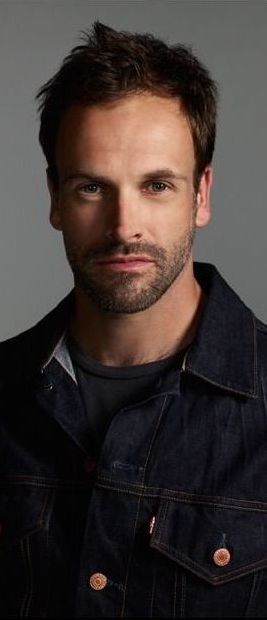 Jonny Lee Miller